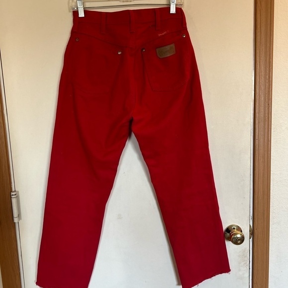 Wranglers, 7 x 32 ladies button fly red denim jeans with raw hemline - Picture 8 of 8